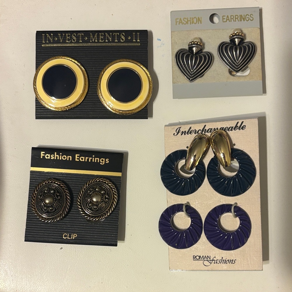 Set of 4 - Vintage Clip on earrings